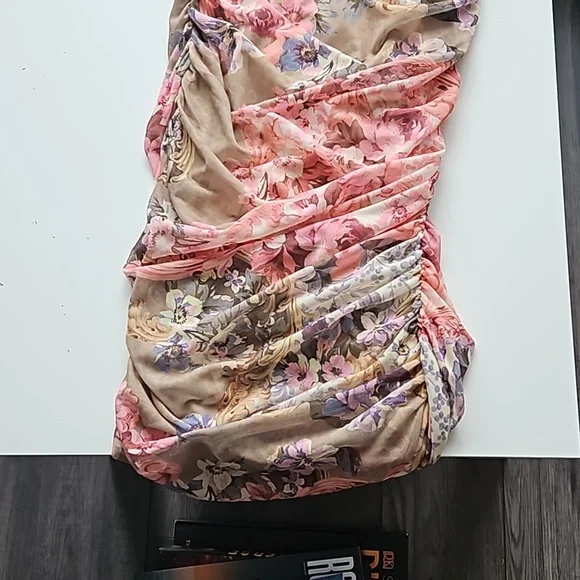 Dynamite Rouched Midi Dress - Picture 4 of 8